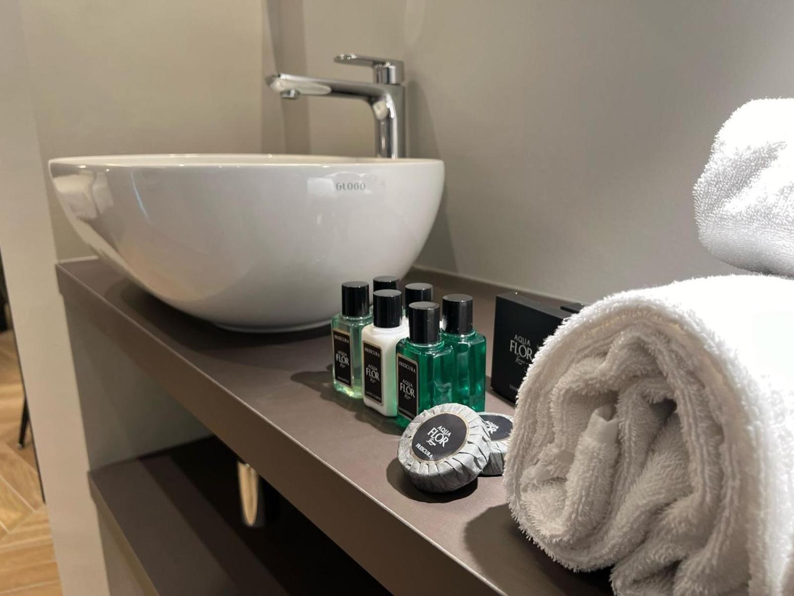 Hotel Rossovino Milano ภายนอก รูปภาพ