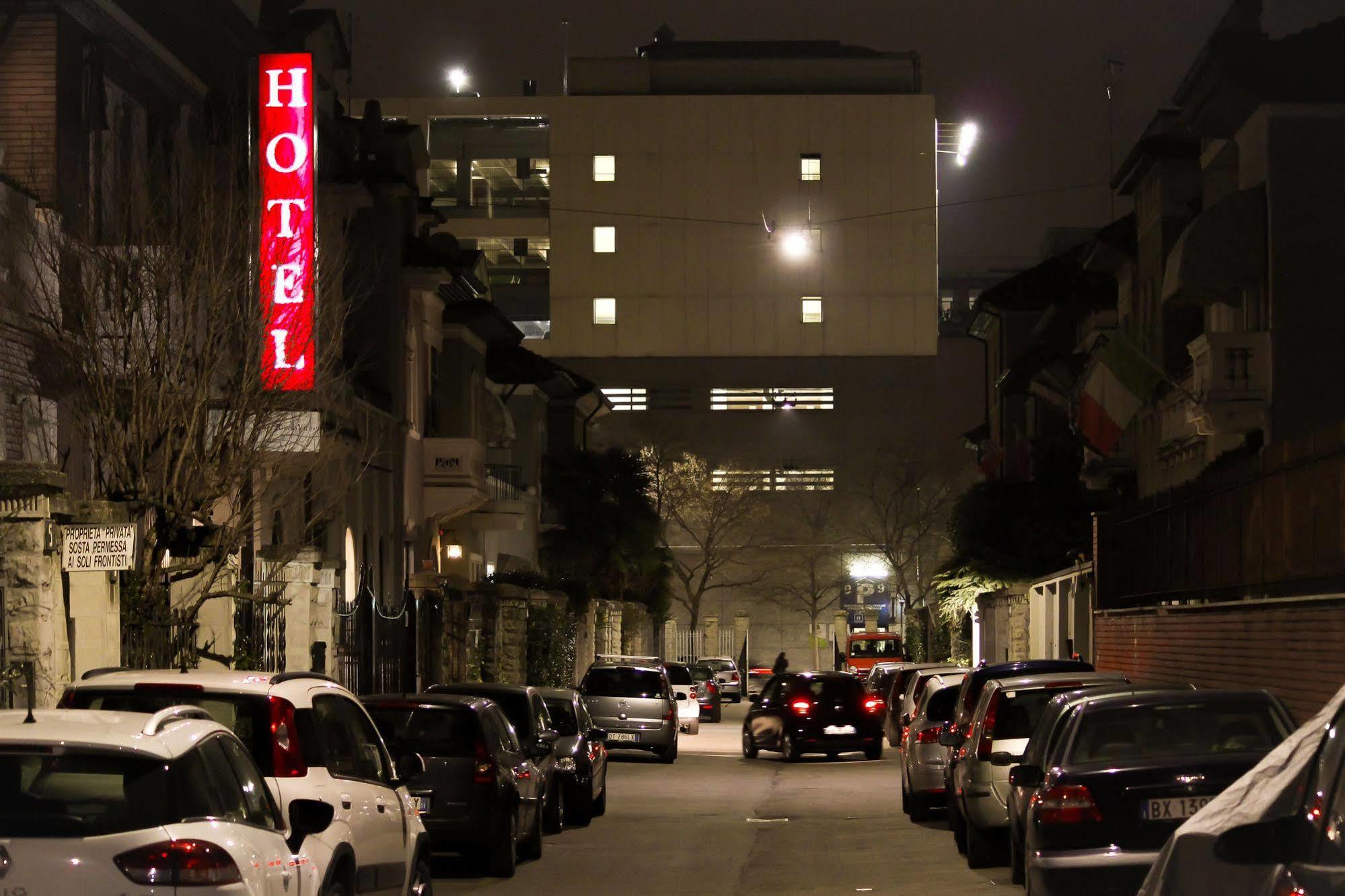 Hotel Rossovino Milano ภายนอก รูปภาพ